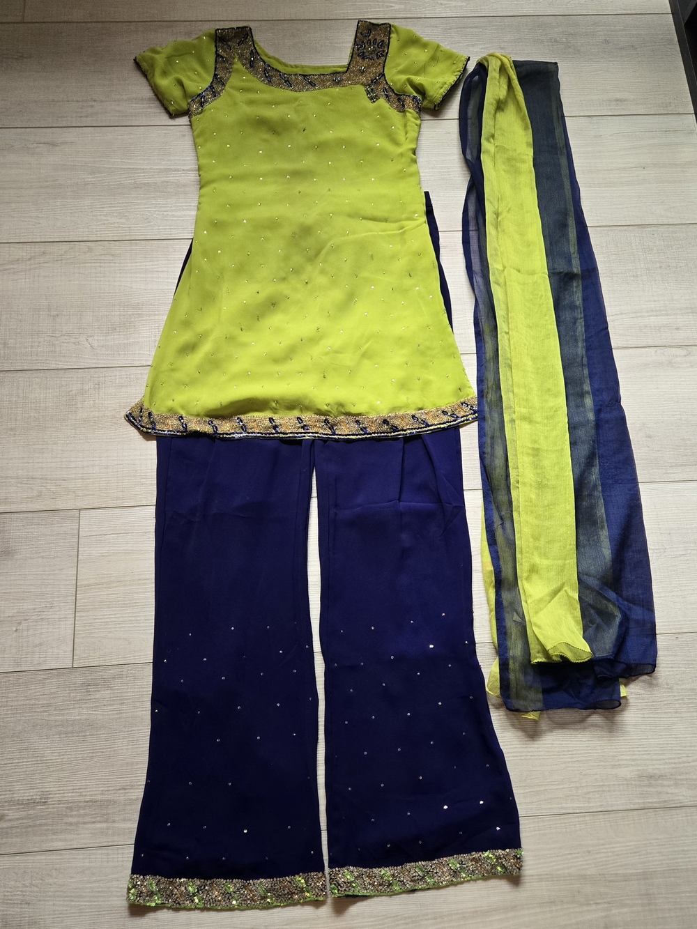 Indian Pakastani Women’s Lime Green & Navy Embellished Salwar Kameez Set Size S